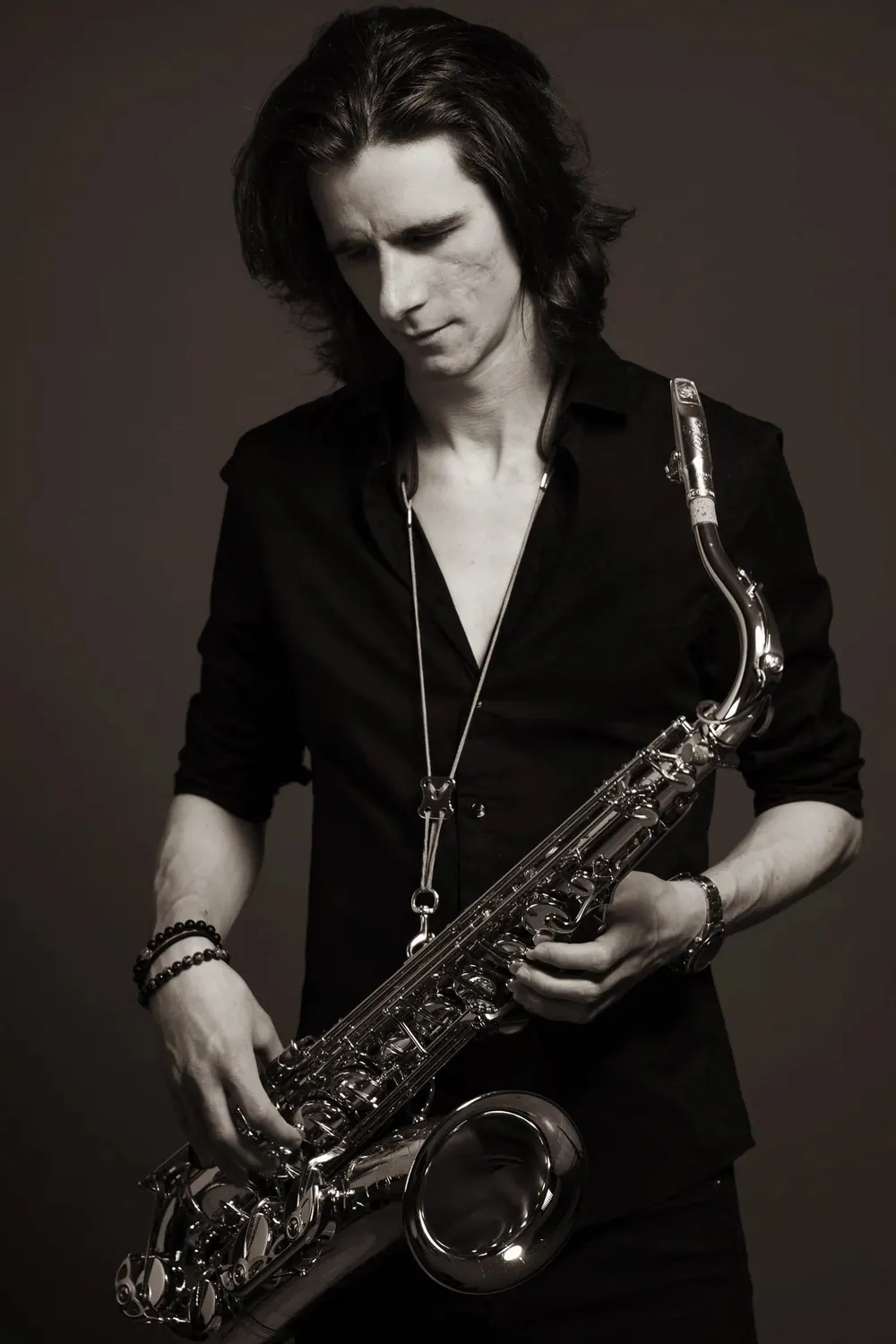 Portrait Saxophonist Zsombor Nemeskéri